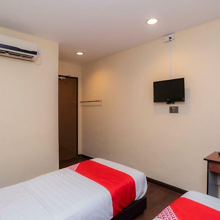 Oyo 44026 98 Hotel Johor Bahru Bagian luar foto