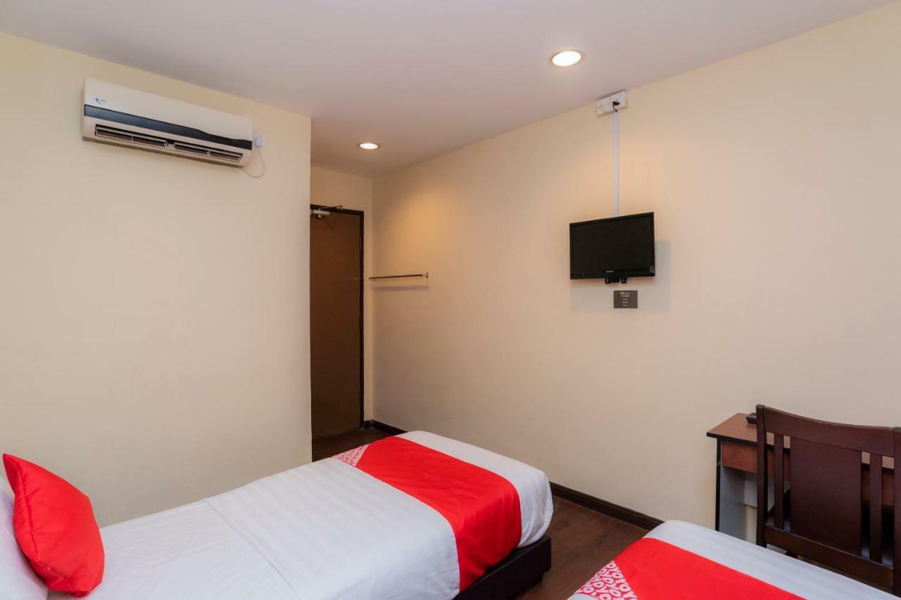 Oyo 44026 98 Hotel Johor Bahru Bagian luar foto