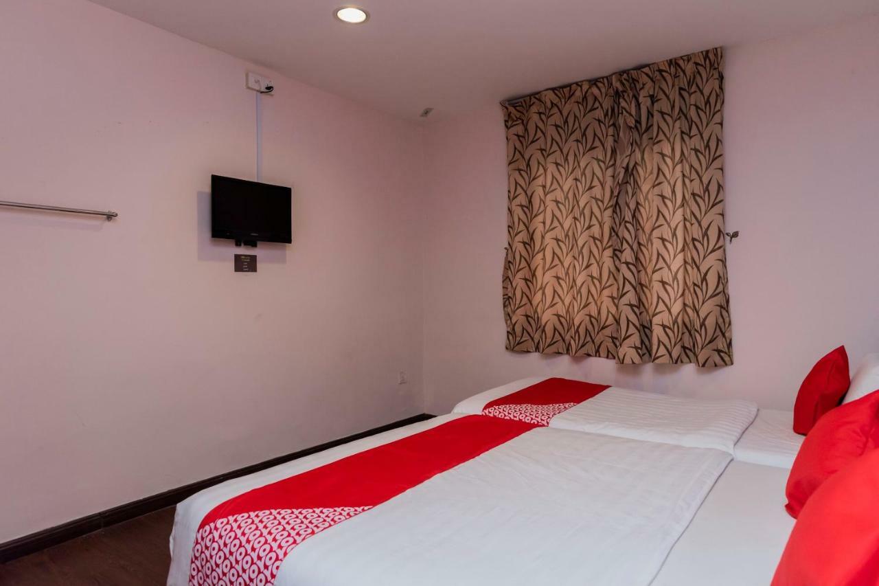 Oyo 44026 98 Hotel Johor Bahru Bagian luar foto